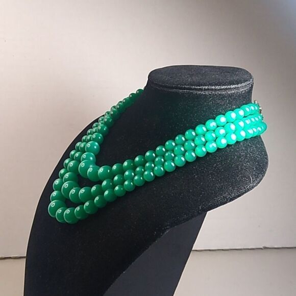 Vintage Green Lucite Three Silver Tone Metal Necklace Cottagecore Grandmacore - Picture 2 of 6